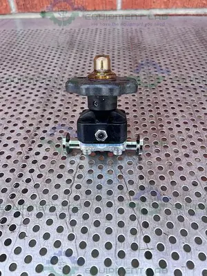 USED ITT PURE FLO .5-316-RA15MAX-CWP150 DIAPHRAGM VALVE W/ 1/2" SANITARY FITTING