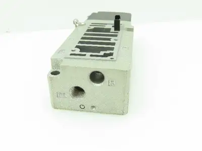 SMC SPF0281R-03-D Pneumatic Solenoid Valve Subplate 3/8"NPT  4/5 Port LOT OF 5