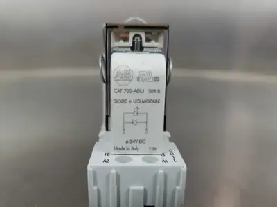 USED Allen-Bradley 700-HN104 Relay Socket w/700-HC22Z24-4 Relay
