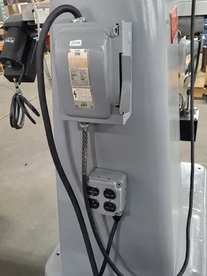 Used BRIDGEPORT 2 HP Vertical Mills Kentucky US | Machinery Central #1259541