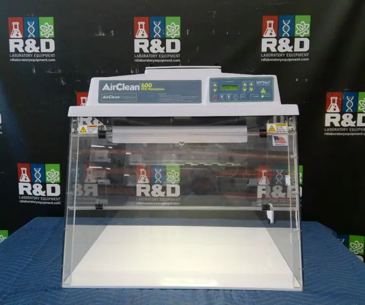 Used _UNKNOWN_ _UNKNOWN_ Laminar Flow Hoods California US | R&D Laboratory Equipment #796971