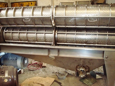 NEW: Brown 303 clone double screw pulper/finisher presses, SS.