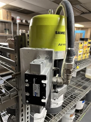 Kremlin "Airmix 20C100" Paint Mixer