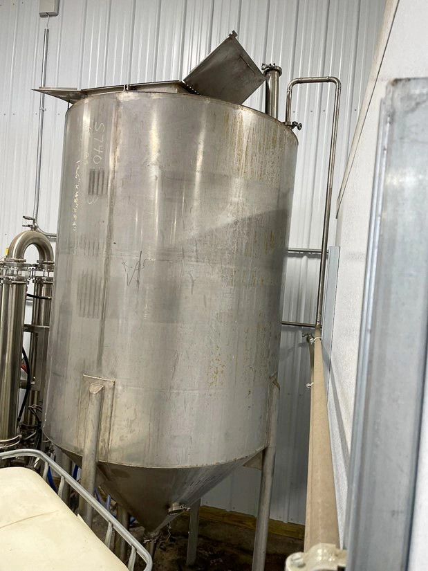 Vertical Tank, ss cone bottom 580 gal