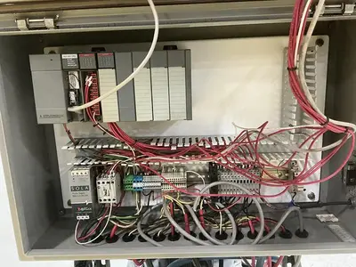 USED METAL FABRICATOR VGC-8