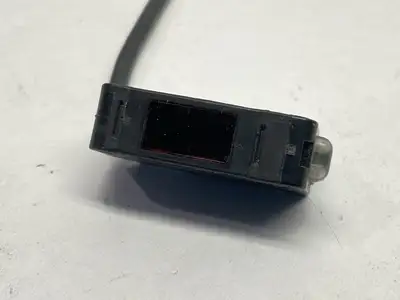 PZ-M62P | Keyence  Built-In Amplifier Photoelectric Sensor Square Retro-Reflective - Used