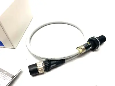 NEW OMRON PROXIMITY SENSOR FLUORORESIN COATING 3MM RANGE