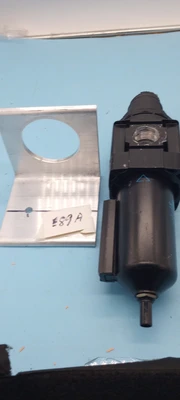 USED Wilkerson B28-06-FHGO + ATTACHMENT TURN KNOB BROKEN