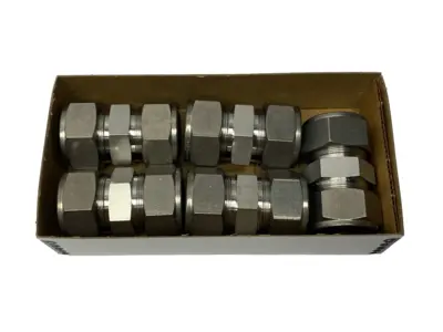 USED SWAGELOK STAINLESS STEEL UNION 1" TUBE X 1" TUBE PACKAGE OF 5