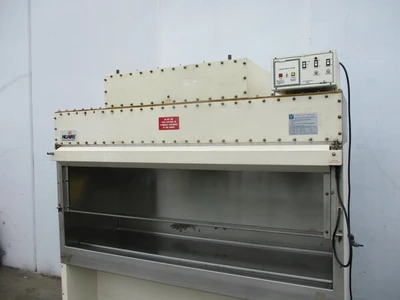 Biological Safety Cabinet, Nuaire Labgard Laminar flow biological safety cabinet class II type, 6 foot