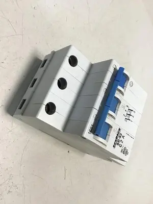 USED SCHRACK SD-93G 2A