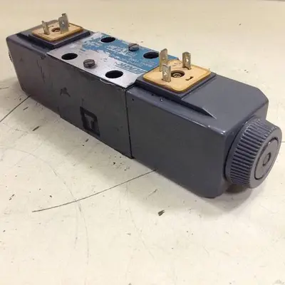 USED VICKERS DG4V-3-6C-M-U-HL7-60