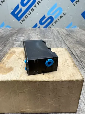 Festo SDE3-D10S-P-HQ4-2P-M8 Electrical/PLC/Automation | ESS Industrial Equipment Sales (7)
