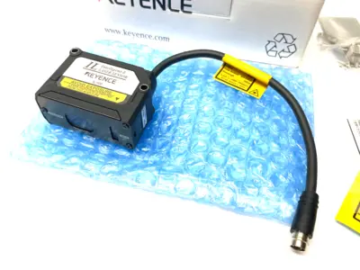 USED KEYENCE CMOS MULTI-FUNCTION ANALOG LASER SENSOR HEAD
