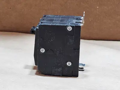 Used SQUARE D QOB320 Switchgears British Columbia CA | Lenmark #1438505