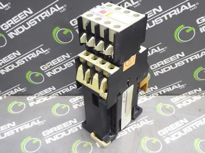 Telemecanique Contactor CA3 DN31 24VDC Coil with LA1 DN31 Relay Used
