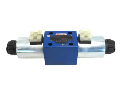 NEW REXROTH R900595823 SOLENOID VALVE 5-4WE10J33/CG24N9K4