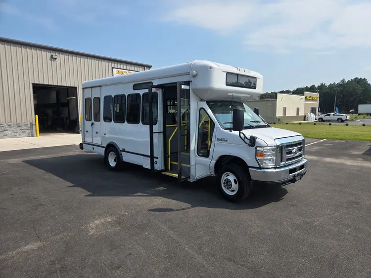 Used 2024 FORD E-450 SHUTTLE BUS Minibuses Minnesota US | Carco Truck & Equipment #1513908
