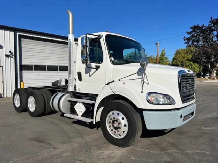 Used 2014 FREIGHTLINER M2112 Cab Chassis trucks Washington US | Puget Sound Truck Sales #1546538