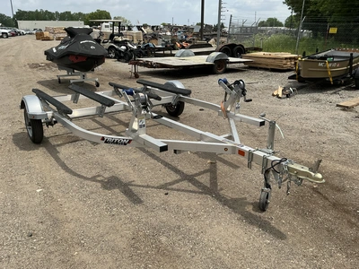 USED 2020 TRITON WAVE 2