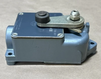 NEW Allen Bradley 801-ASG17
