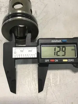 USED VICKERS 25-D10-30