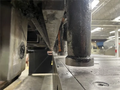 USED CINCINNATI MILACRON 1010