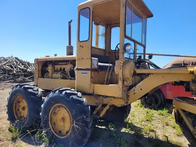 USED 1952 CATERPILLAR 12