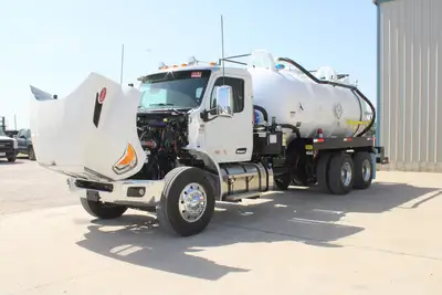 New | in-Stock 2027 PETERBILT 548 Vacuum Truck Texas US | Roll Off Truck World #1492027