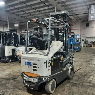 USED 2019 CROWN FC5225-60