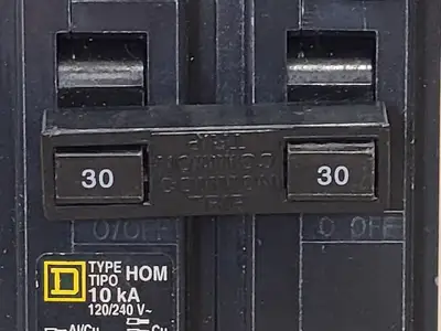 Used SQUARE D HOM230 Switchgears British Columbia CA | Lenmark #241198