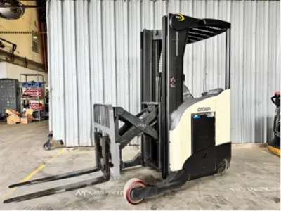 Used 2015 CROWN RR5725-35 Reach Trucks Pennsylvania US | National Lift Equipment #1382109