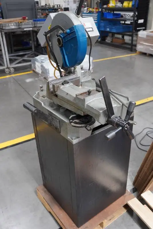 Rong-Fu RF-315CS-42 3-Phase Heavy Duty Circular Saw on Stand