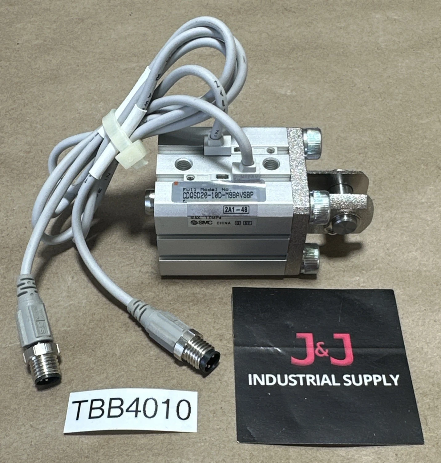 NEW SMC CDQSD20-10D-M9BAVSBP