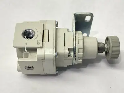 USED SMC PNEUMATIC PRECISION REGULATOR 1/4" NPT