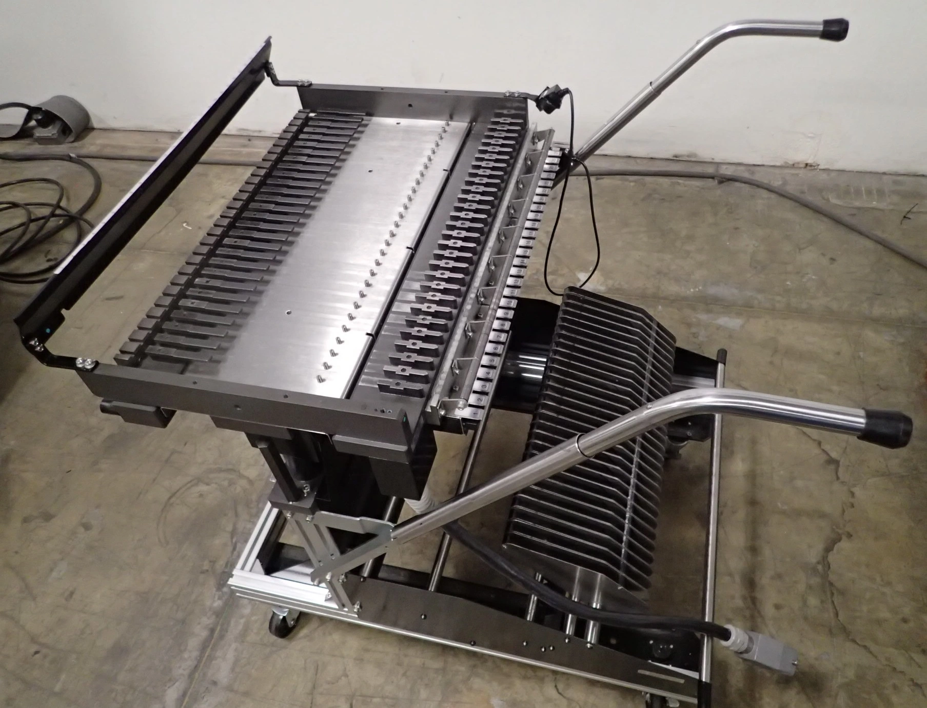 USED PANASONIC CM402/602 GANG CHANGE TYPE FEEDER CART (KXFX036PA00)