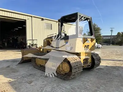 USED 2010 CATERPILLAR D5K LGP