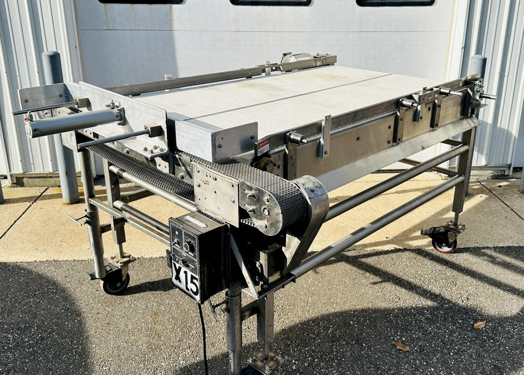 USED BURFORD SO72846 S.S. ACCUMULATION TABLE W/ 2-MOTORS