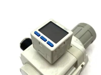 USED SMC REGULATOR W/ ISE20B-V-P HIGH-PRECISION PRESSURE SWITCH