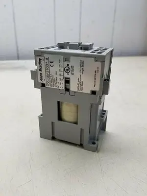 Allen Bradley 700-CRF310D* SerA
