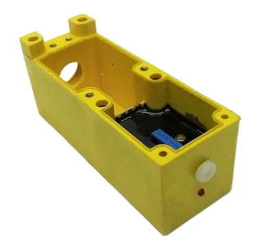 Banner SBR1 17628 MULTI-BEAM 3/4-Wire Scanner Block, Receiver [New]