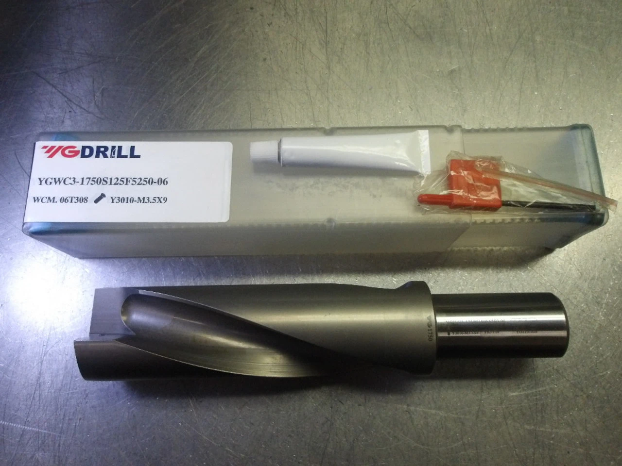 YG 1.750 Coolant Thru Indexable Drill 1.250" Shank YGWC3-1750S125F5250-06 (LOC248A)