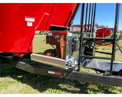 Used CLOVERDALE _UNKNOWN_ Feeder Wagons Iowa US | Keast Enterprises #1360120