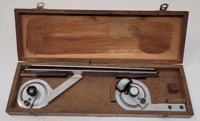 USED BROWN & SHARPE PROTRACTOR
