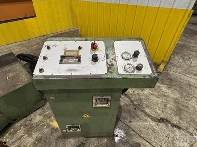 USED 2007 Horizontal Dual Column Band Saws