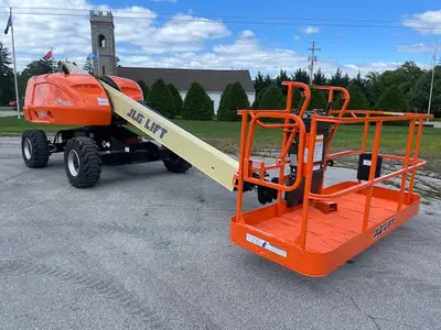 USED 2023 JLG 400S