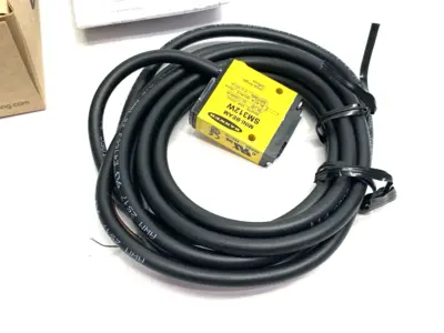 USED BANNER ENGINEERING MINI-BEAM DIVERGENT DIFFUSE SENSOR RANGE: 130MM 26264