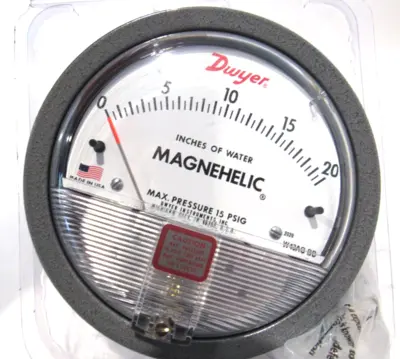 NEW DWYER 102012-00 PRESSURE GAUGE 10201200