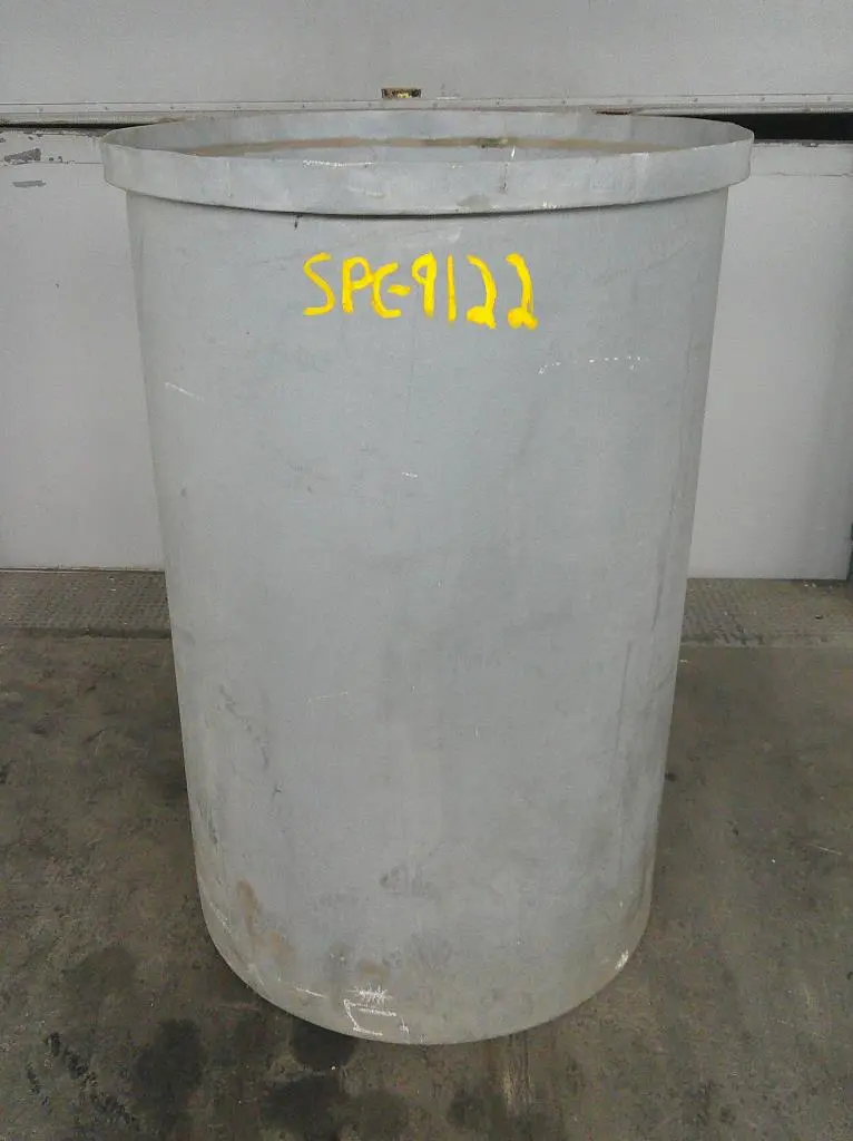 SPC9122  Tank 140 gallon vertical tank, poly, flat