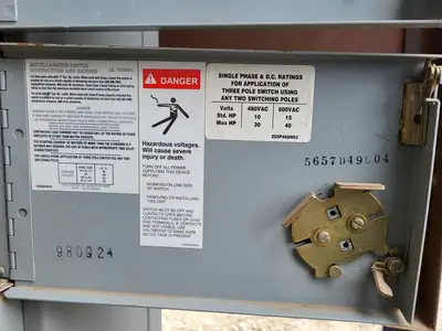 Power Distribution Center (PDC), 1600A Main, 2-400A & 4-100A